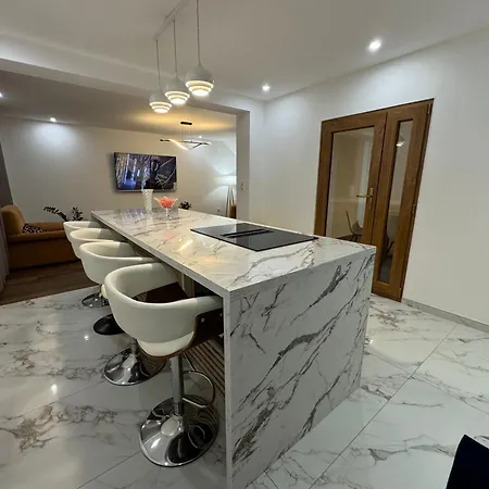 Villa Segny Chalet בקתה