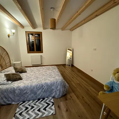 Villa Segny Chalet בקתה