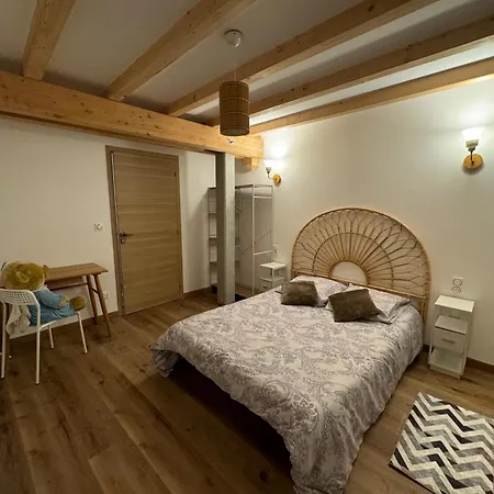 בקתה Villa Segny Chalet *